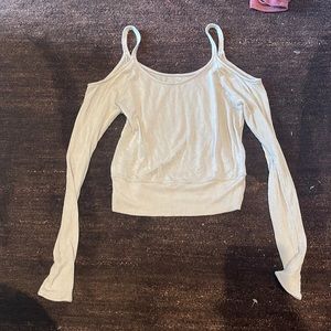 ALO YOGA Mist Grey Longsleeve Off-Shoulder Top (S)
